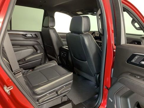 Used 2025 Chevrolet Tahoe Premier AWD/4WD image 38