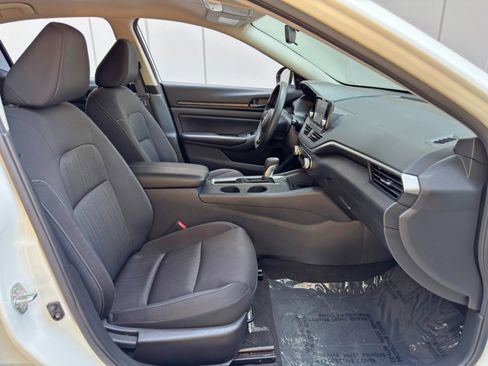 Used 2023 Nissan Altima 2.5 S FWD image 14