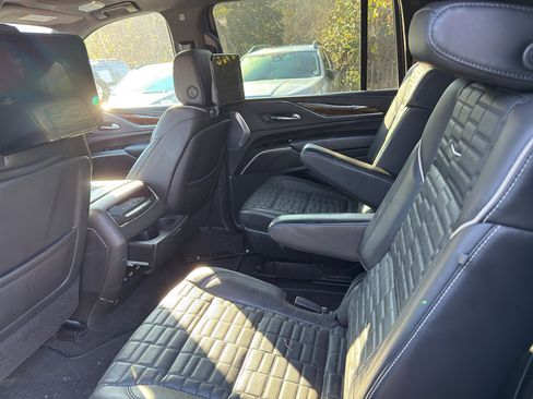 Used 2021 Cadillac Escalade ESV Sport Platinum w/ LPO, ONYX Package image 11