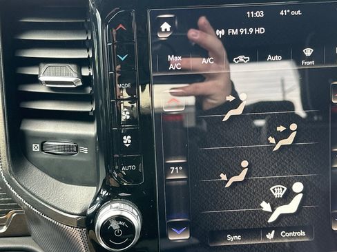 Used 2019 RAM 1500 Limited AWD/4WD image 28