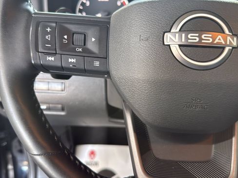 Used 2025 Nissan Rogue SV FWD image 17