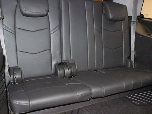 Used 2018 Cadillac Escalade Luxury image 13