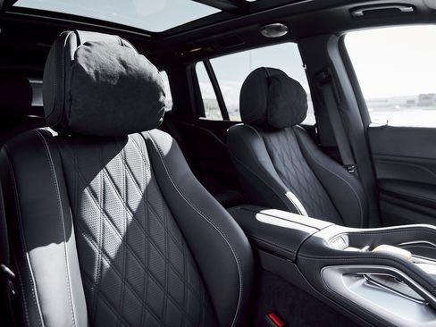 Used 2025 Mercedes-Benz Maybach GLS 600 Maybach GLS 600 image 44