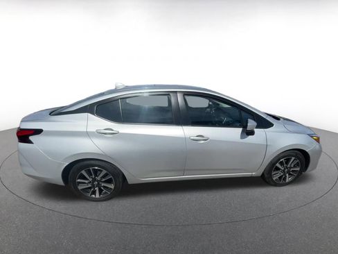 Used 2025 Nissan Versa SV image 16