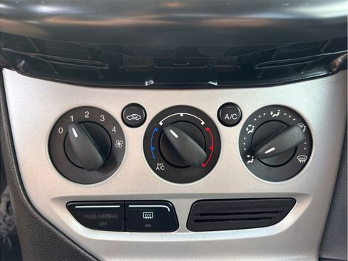 Used 2014 Ford Focus SE image 22