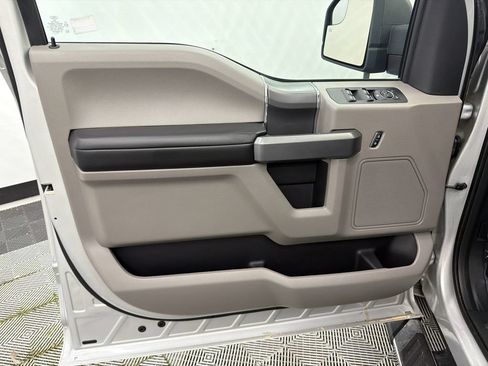 Used 2018 Ford F150 XLT w/ Equipment Group 302A Luxury RWD image 11