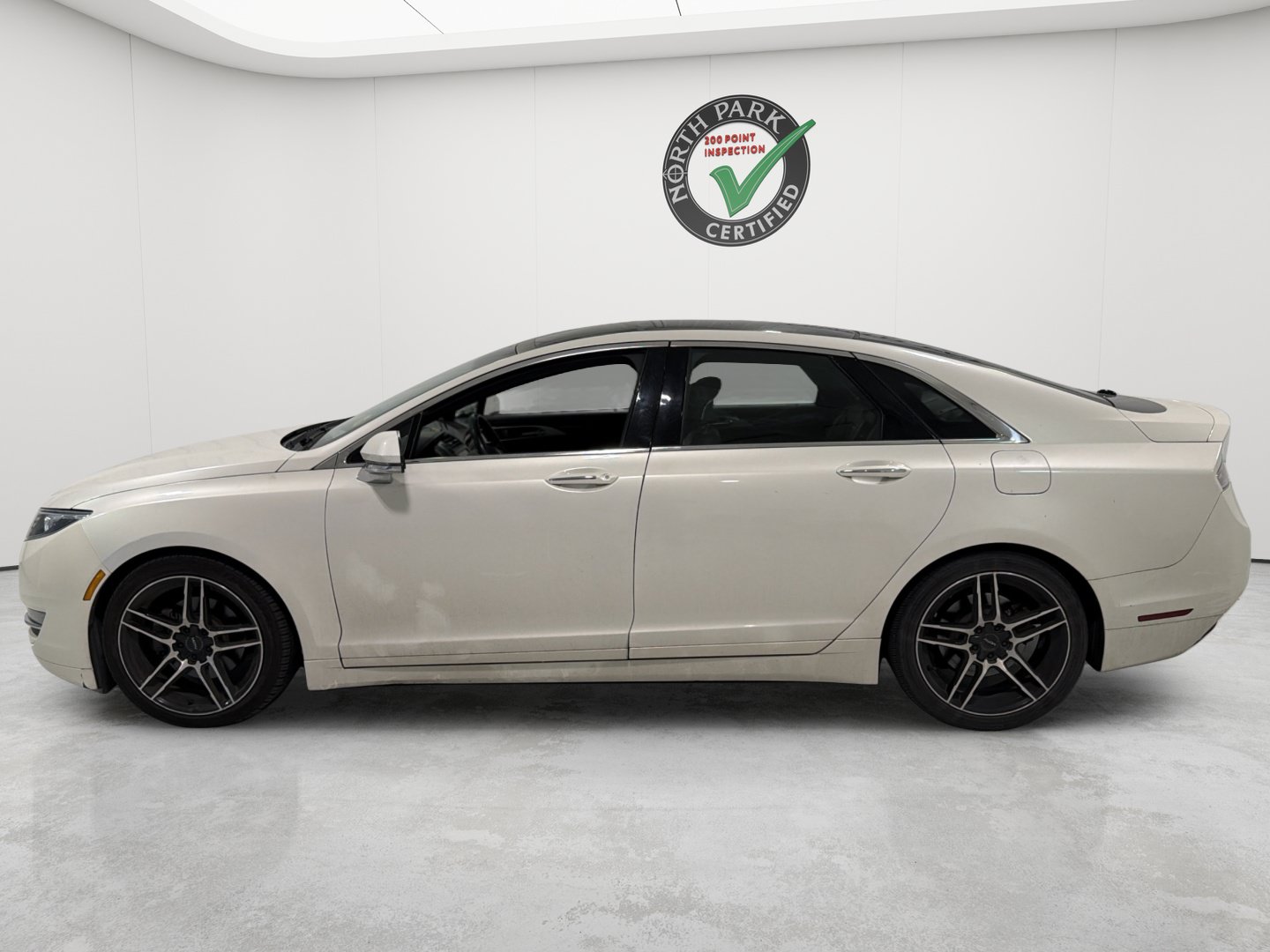 Used 2016 Lincoln MKZ Black Label AWD/4WD image 2