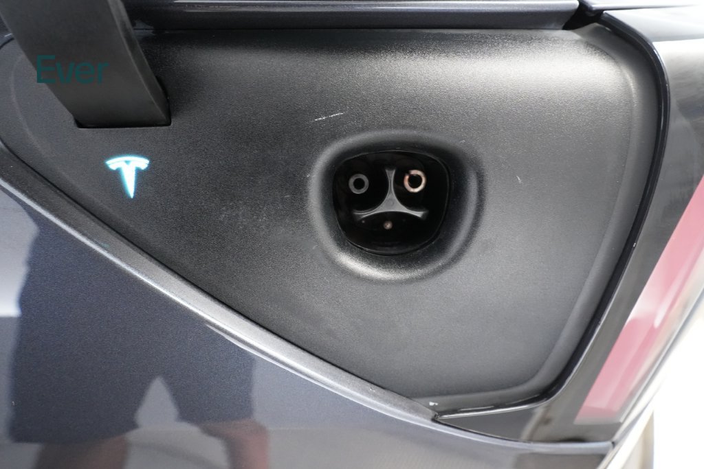 Used 2018 Tesla Model 3 Mid Range RWD image 10