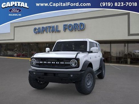 New 2025 Ford Bronco Outer Banks w/ Sasquatch Package image 2