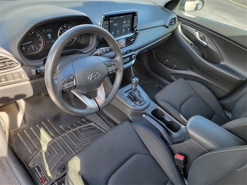 Used 2019 Hyundai Elantra GT image 19