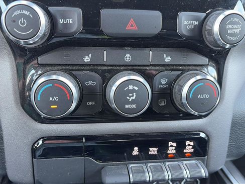 Used 2022 RAM 1500 Big Horn AWD/4WD image 14