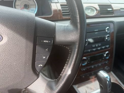 Used 2008 Ford Taurus Limited FWD image 18
