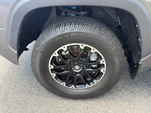 Used 2022 Toyota Tundra SR5 AWD/4WD image 13