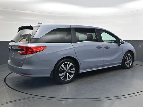 Used 2023 Honda Odyssey Touring image 4