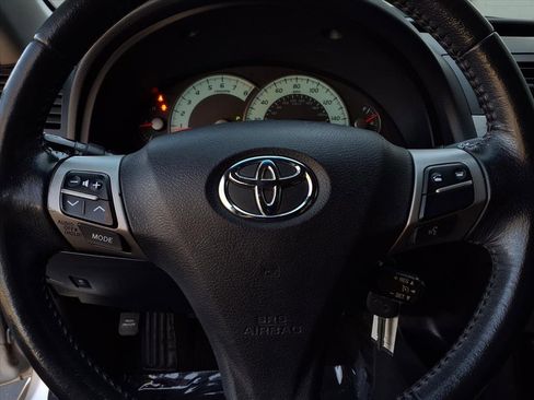 Used 2011 Toyota Camry SE image 12