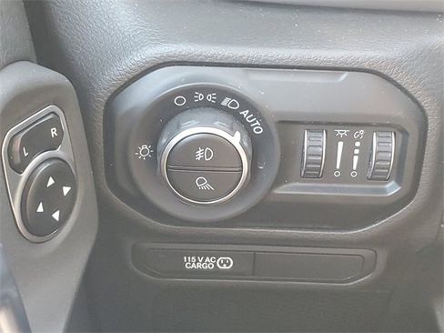 Used 2020 Jeep Gladiator Sport w/ Quick Order Package 24S image 17