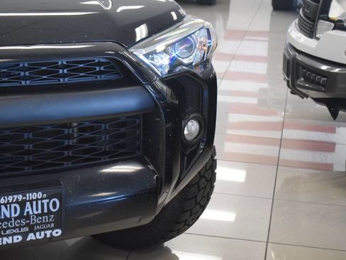 Used 2014 Toyota 4Runner SR5 AWD/4WD image 10
