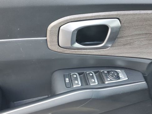 Certified 2023 Kia Sorento EX FWD image 19