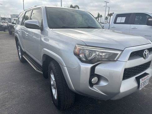 Used 2015 Toyota 4Runner SR5 image 3
