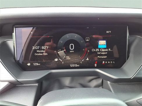 Used 2025 GMC Acadia Elevation image 10