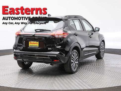 Used 2024 Nissan Kicks SR image 5