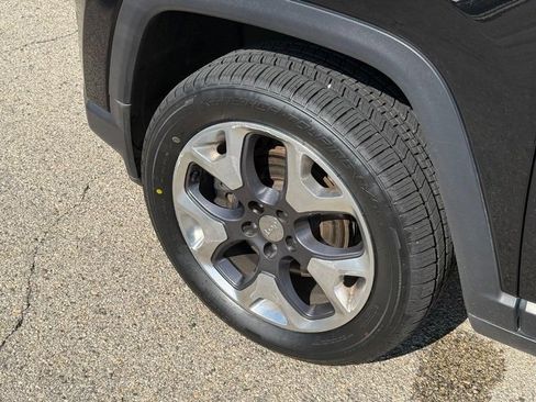 Used 2020 Jeep Compass Limited AWD/4WD image 10