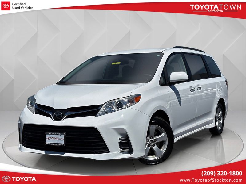 Certified 2019 Toyota Sienna LE image 1