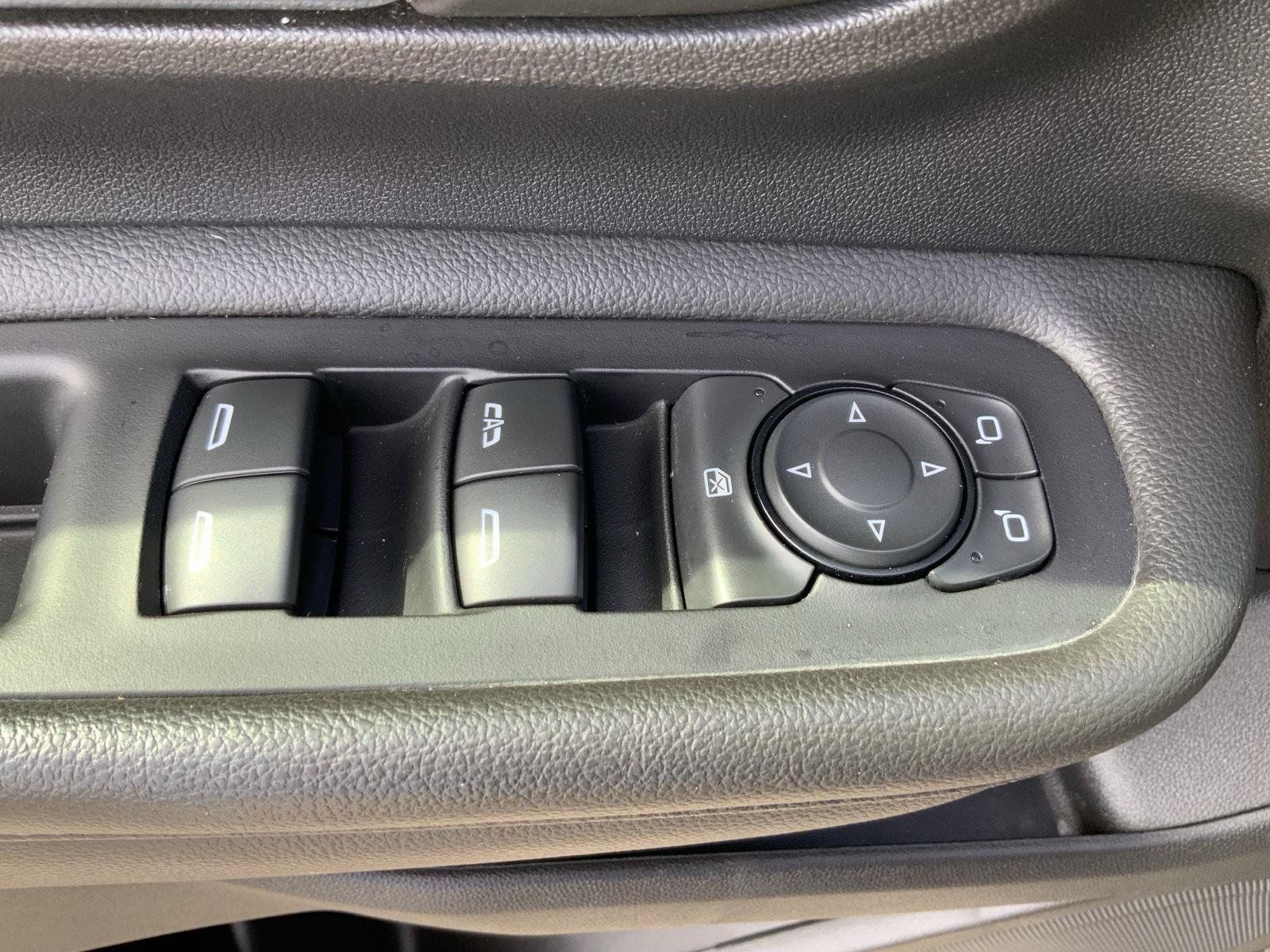 Used 2023 GMC Terrain SLE AWD/4WD image 18
