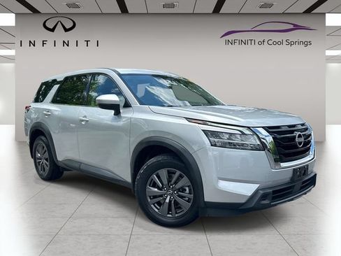 Used 2022 Nissan Pathfinder S AWD/4WD image 1