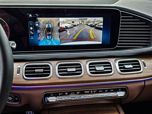 New 2026 Mercedes-Benz GLS 450 4MATIC image 21