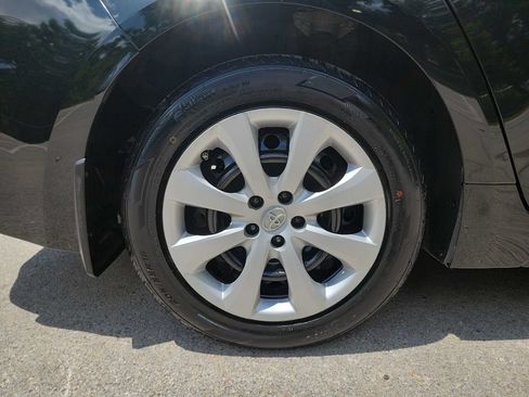 Used 2022 Toyota Corolla LE FWD image 11