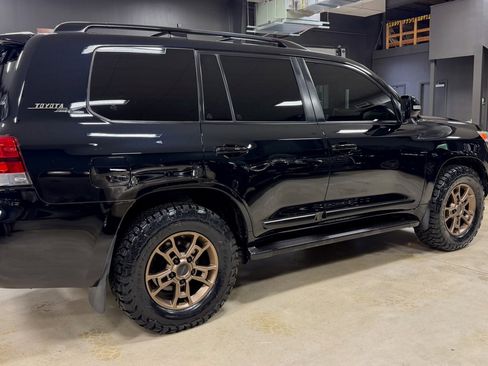 Used 2018 Toyota Land Cruiser w/ Carpet Mat Package AWD/4WD image 9