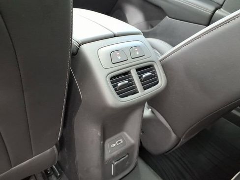 Used 2023 Buick Envision Avenir AWD/4WD image 7