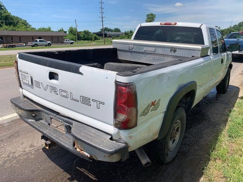 Used 2006 Chevrolet Silverado 2500 W/T AWD/4WD image 4