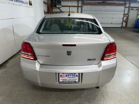 Used 2008 Dodge Avenger SE image 4
