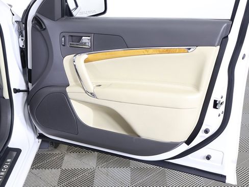 Used 2012 Lincoln MKZ Hybrid image 24