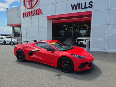Used 2022 Chevrolet Corvette Stingray Preferred Cpe w/ Z51 Performance Package RWD image 1