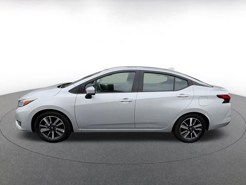 Used 2025 Nissan Versa SV FWD image 9