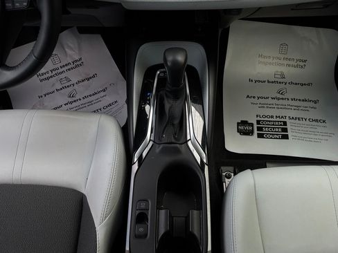 Used 2023 Toyota Corolla XSE FWD image 15