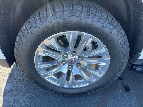 Certified 2024 GMC Yukon Denali image 34