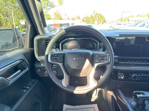Used 2023 Chevrolet Silverado 1500 RST w/ Z71 Off-Road Package AWD/4WD image 14