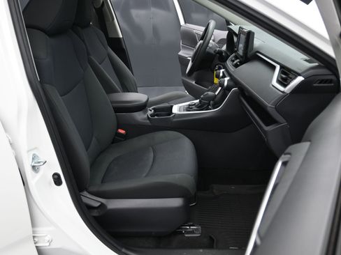 Used 2020 Toyota RAV4 LE w/ All Weather Liner Package AWD/4WD image 25