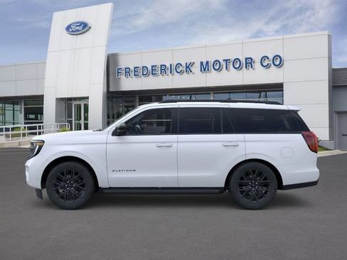 New 2026 Ford Expedition Platinum image 3