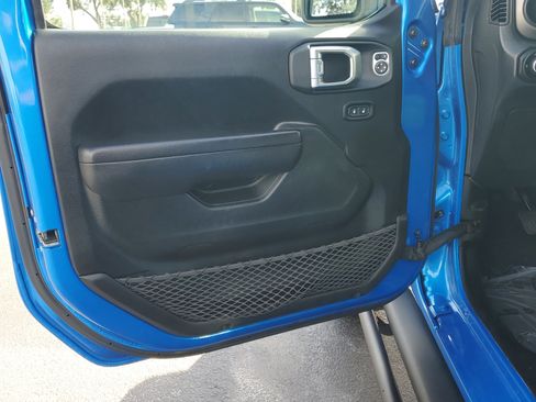 Used 2022 Jeep Wrangler Unlimited Willys image 18