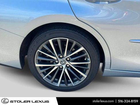 Used 2023 Lexus ES 350 w/ Premium Package FWD image 7
