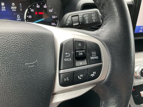 Used 2022 Ford Explorer XLT image 12