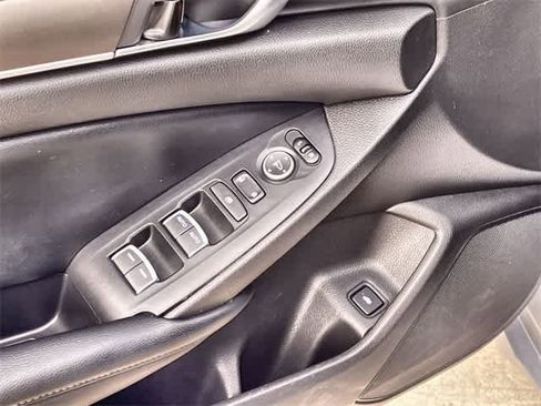 Certified 2018 Honda Accord Hybrid image 30