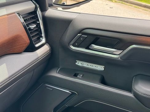 New 2025 GMC Sierra 1500 Denali w/ Denali Reserve Package image 36