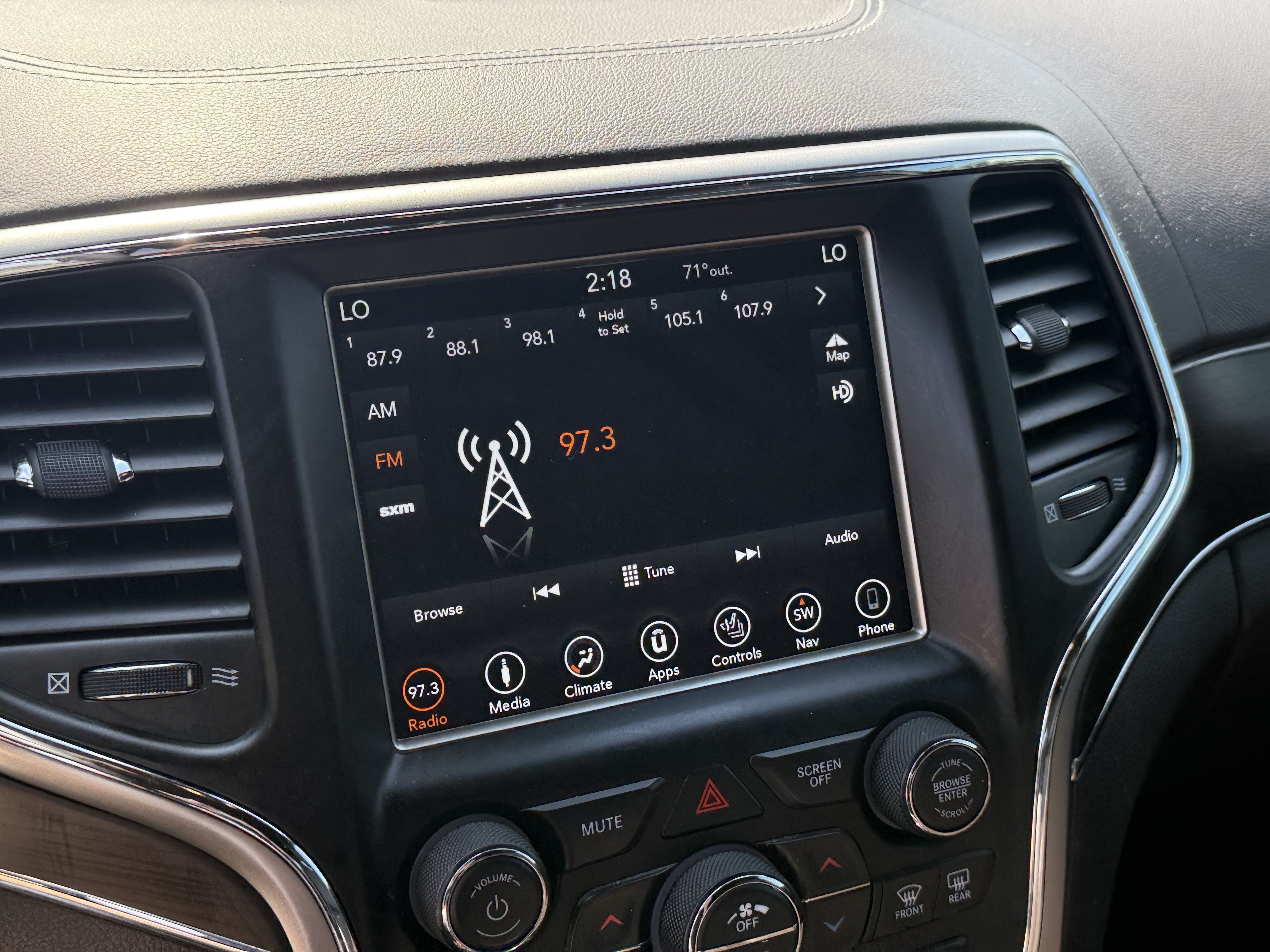 Used 2018 Jeep Grand Cherokee Overland RWD image 20