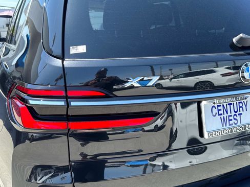 Used 2025 BMW X7 xDrive40i w/ Premium Package image 6